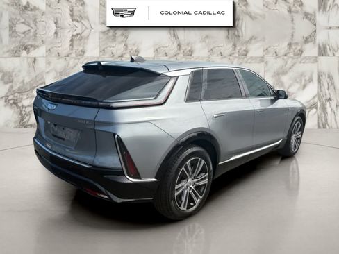 Used 2026 Cadillac Lyriq Premium Luxury AWD/4WD image 5