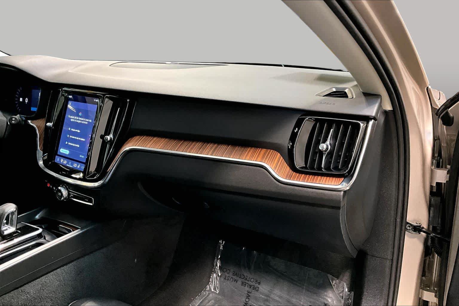 Certified 2026 Volvo V60 B5 Cross Country Plus AWD/4WD image 18