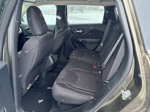 Used 2015 Jeep Cherokee Latitude image 16