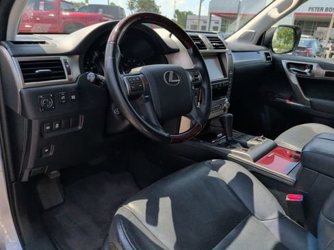 Used 2018 Lexus GX 460 Premium w/ Premium Package AWD/4WD image 16