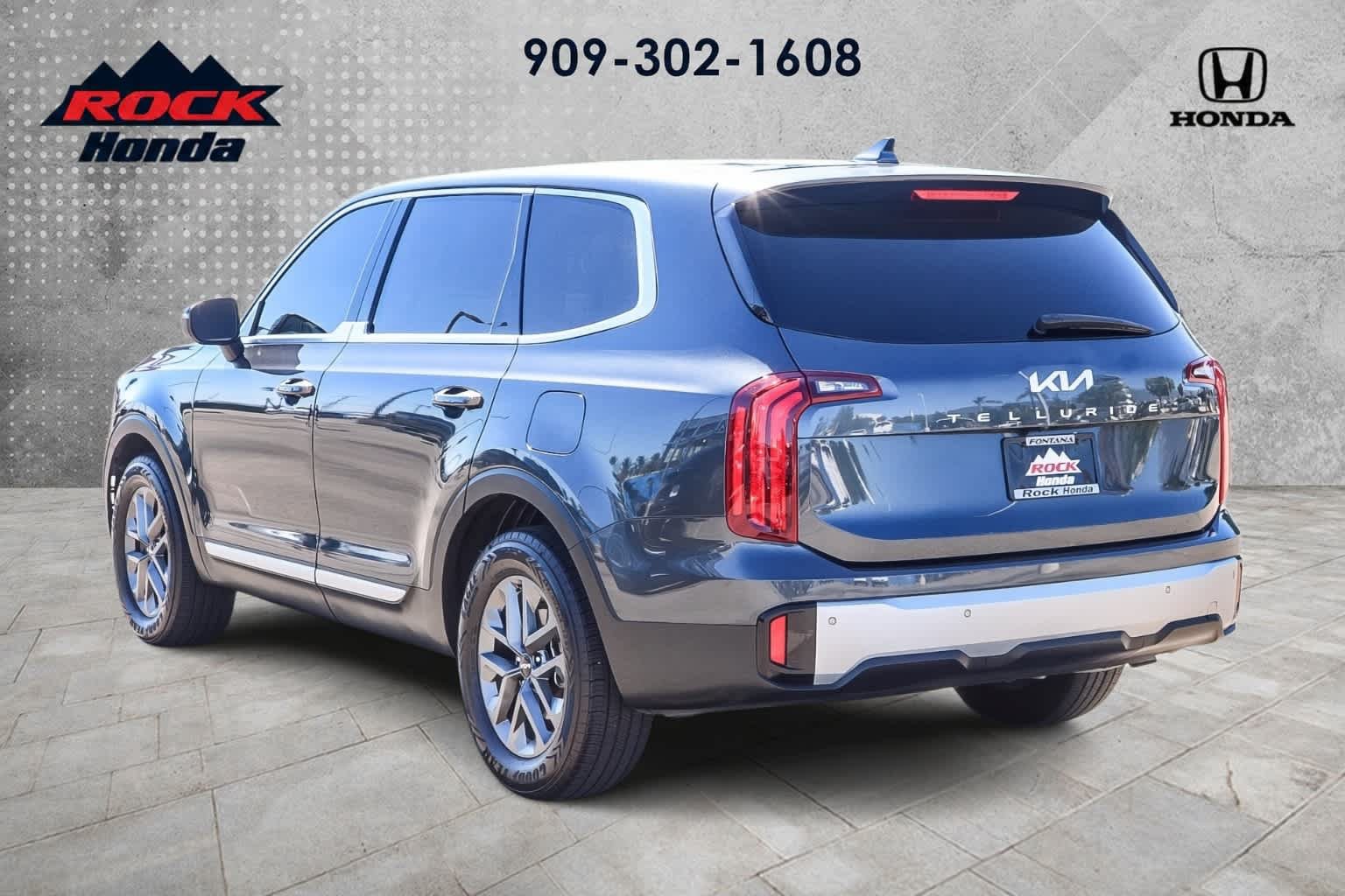 Used 2024 Kia Telluride LX FWD image 6