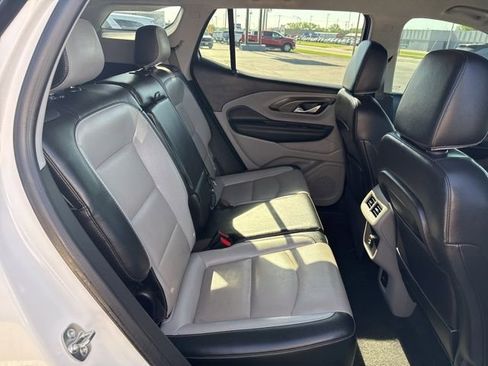 Used 2024 GMC Terrain SLT image 15