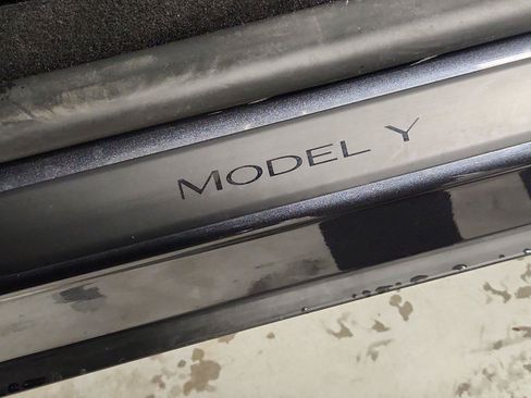 Used 2026 Tesla Model Y Long Range AWD/4WD image 31