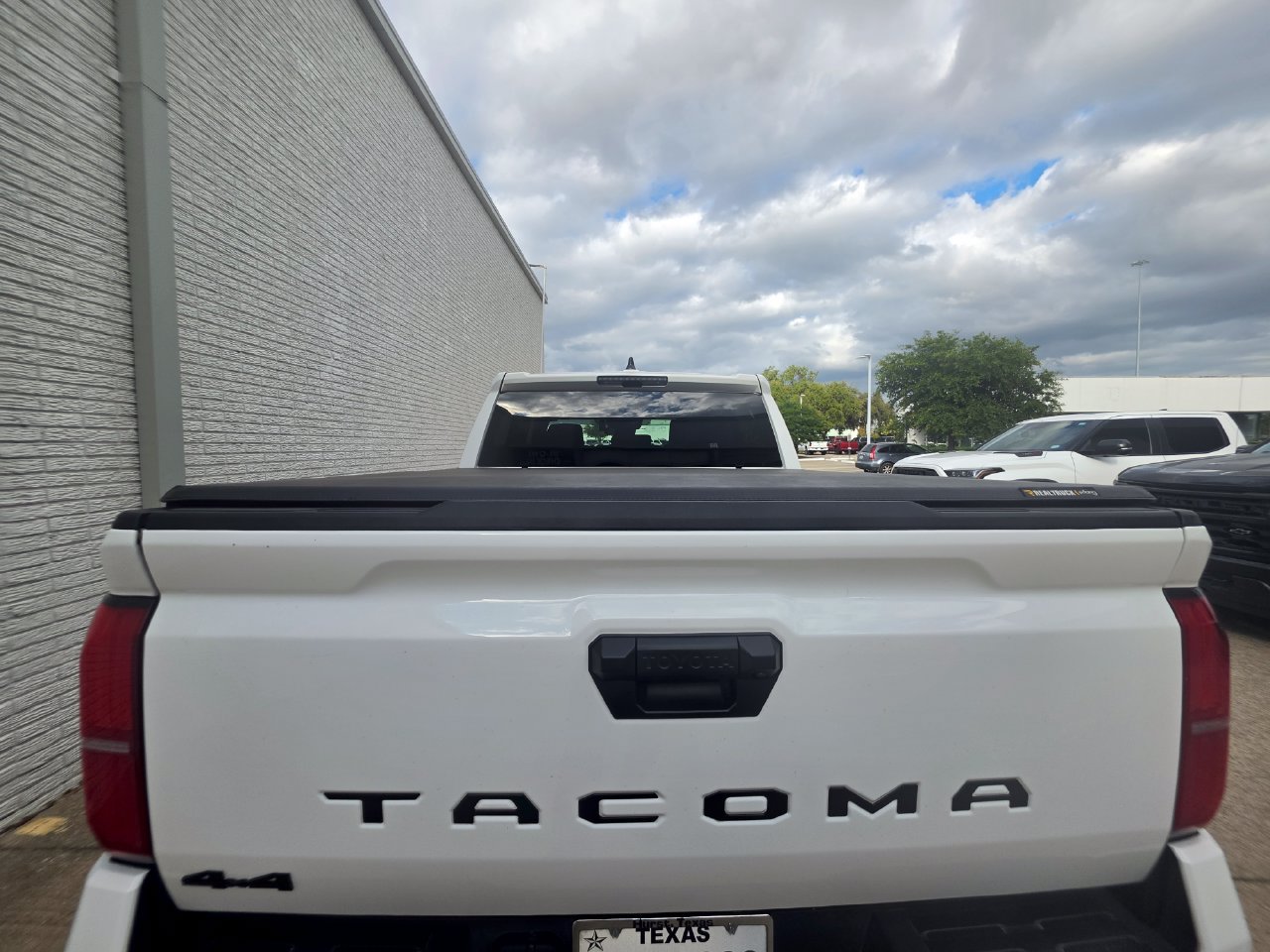 Used 2024 Toyota Tacoma TRD Sport AWD/4WD image 4