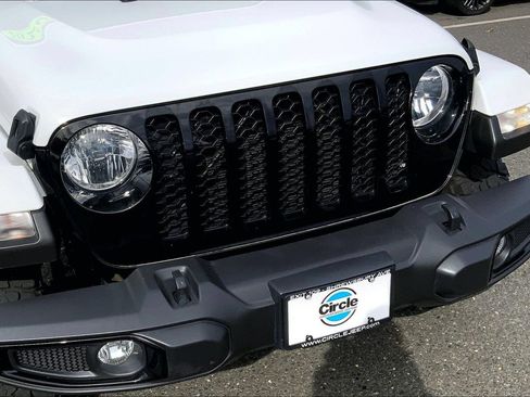 Used 2023 Jeep Gladiator Sport AWD/4WD image 27