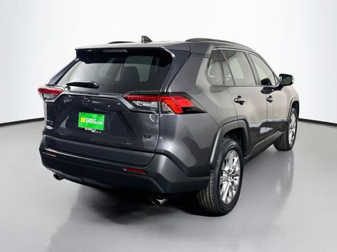 Used 2023 Toyota RAV4 XLE Premium FWD image 10