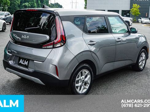 Used 2025 Kia Soul LX w/ LX Technology Package FWD image 5