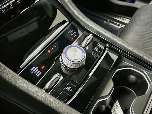 Used 2024 Jeep Grand Cherokee Overland w/ Adv Protech Group III AWD/4WD image 17