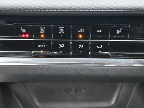 Used 2025 Chevrolet Equinox LT AWD/4WD image 21