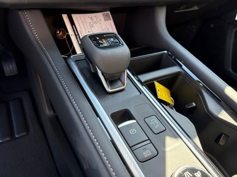 New 2026 Nissan Pathfinder SV image 24