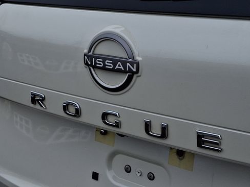 Certified 2023 Nissan Rogue SV AWD/4WD image 30