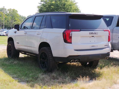 Used 2026 GMC Yukon AT4 AWD/4WD image 6