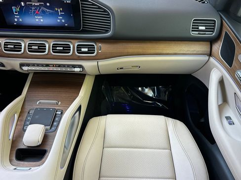 Used 2025 Mercedes-Benz GLE 450 4MATIC image 32