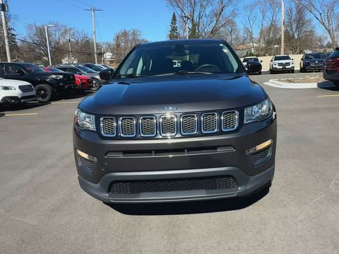 Used 2019 Jeep Compass Sport image 3