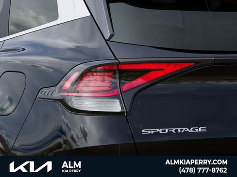 New 2025 Kia Sportage EX FWD image 11