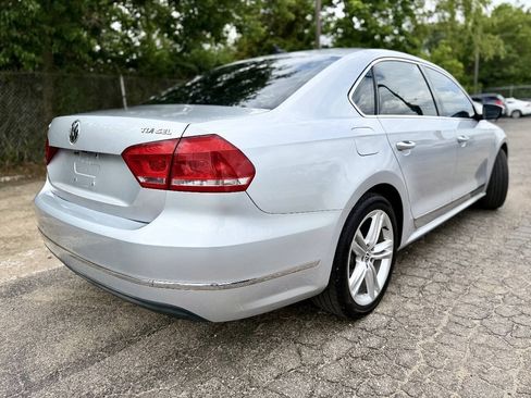 Used 2015 Volkswagen Passat TDI SEL Premium FWD image 3