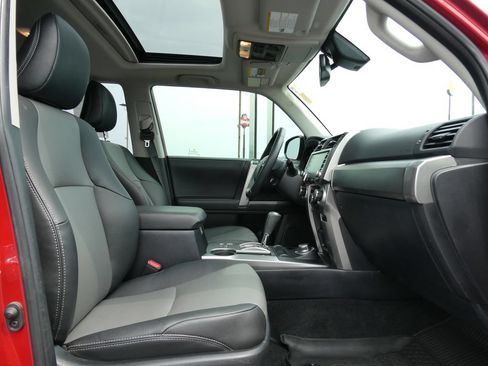 Used 2021 Toyota 4Runner SR5 Premium w/ Moonroof Package AWD/4WD image 14