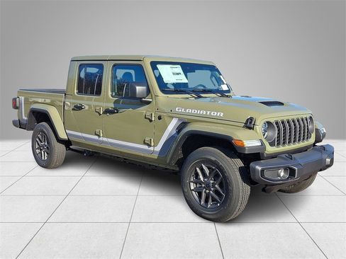 New 2025 Jeep Gladiator Sport image 2