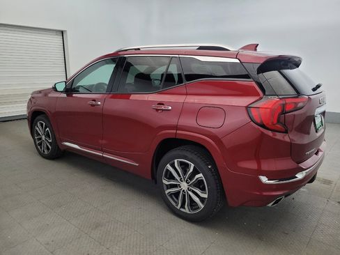 Used 2020 GMC Terrain Denali w/ Denali Premium Package FWD image 3