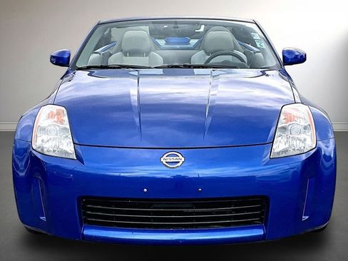 Used 2004 Nissan 350Z Touring RWD image 2