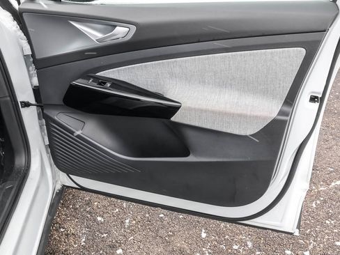 Used 2023 Volkswagen ID.4 Pro image 40