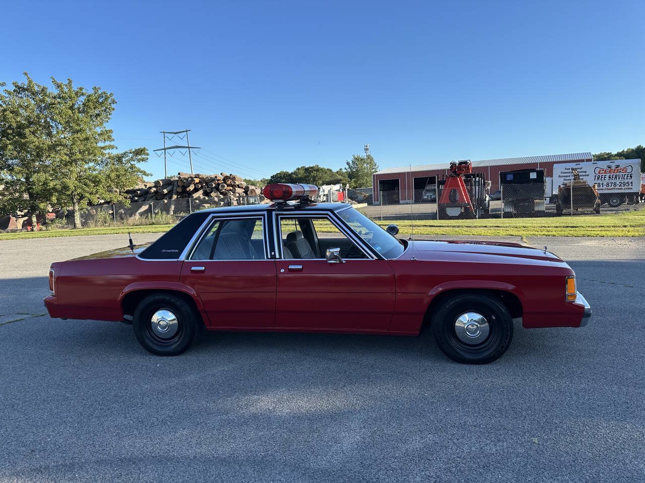 Used 1990 Ford LTD Crown Victoria RWD image 29