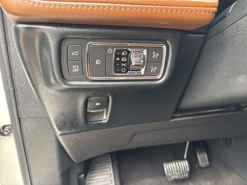 Used 2022 Lincoln Nautilus Reserve w/ Equipment Group 202A AWD/4WD image 14