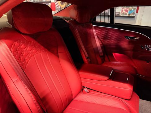 Used 2024 Bentley Flying Spur W12 AWD/4WD image 23