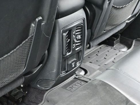 Used 2017 Jeep Grand Cherokee Altitude AWD/4WD image 29