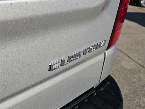 Used 2022 Chevrolet Silverado 1500 Custom image 6