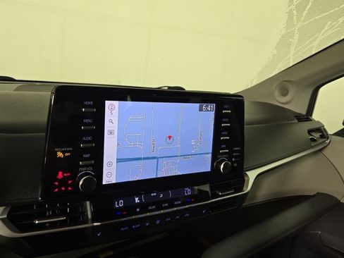 Used 2022 Toyota Sienna XLE w/ XLE Plus Package AWD/4WD image 19