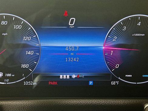 Used 2025 Mercedes-Benz GLB 250 GLB 250 image 13