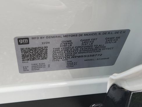 Used 2025 Chevrolet Equinox EV LT w/ Convenience Package FWD image 27