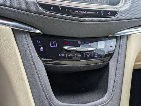 Used 2017 Cadillac XT5 Premium Luxury AWD/4WD image 24