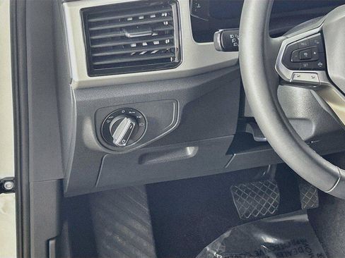 Used 2022 Volkswagen Atlas Cross Sport SE AWD/4WD image 10