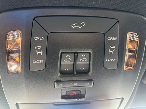 Used 2026 Toyota Sienna XSE AWD/4WD image 16