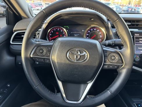 Used 2018 Toyota Camry XSE image 12