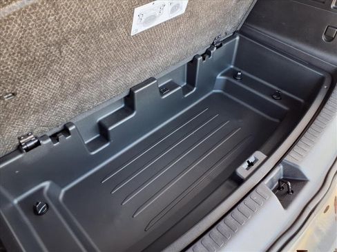 Used 2024 Chevrolet Traverse LS image 31