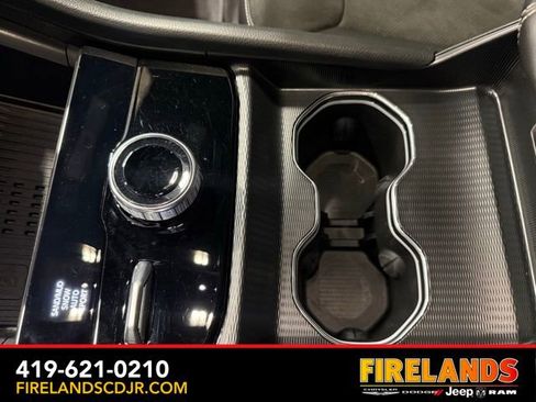 New 2026 Jeep Grand Cherokee Altitude image 15