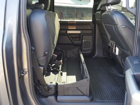 Certified 2022 Ford F250 Lariat w/ Black Appearance Package image 31