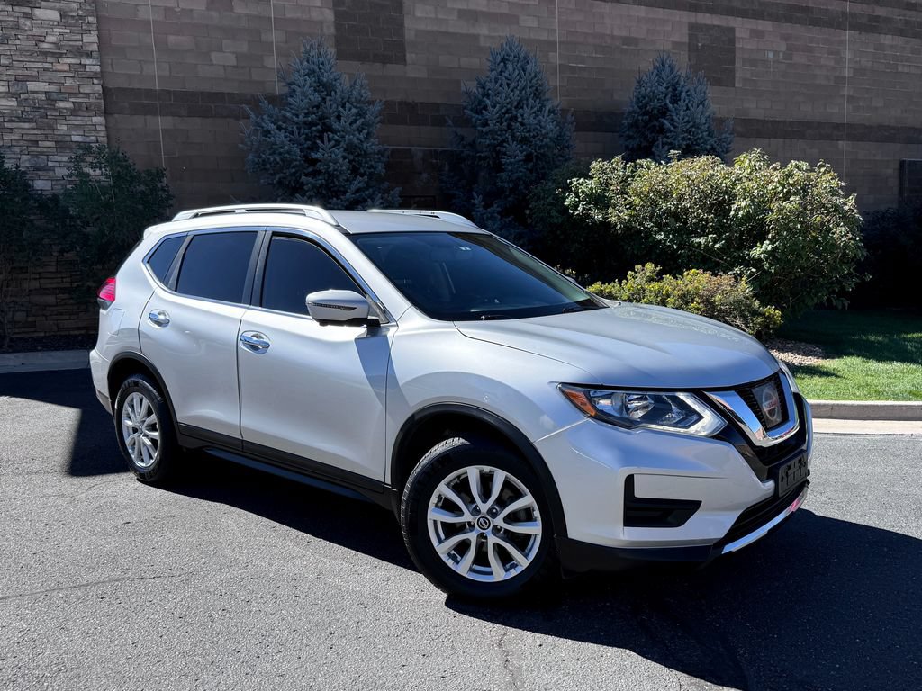 Used 2017 Nissan Rogue SV w/ SV Premium Package AWD/4WD image 2
