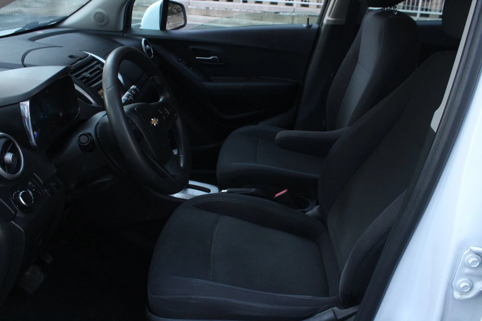 Used 2016 Chevrolet Trax LS AWD/4WD image 14