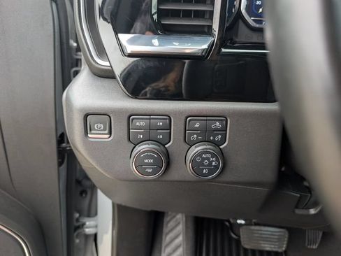 Used 2024 Chevrolet Silverado 1500 LT Trail Boss w/ Convenience Package II AWD/4WD image 11