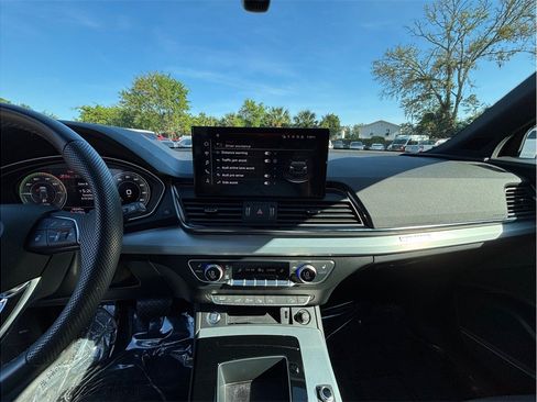 Used 2022 Audi Q5 e Prestige w/ Prestige Package AWD/4WD image 11