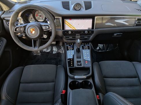 New 2026 Porsche Macan GTS image 24