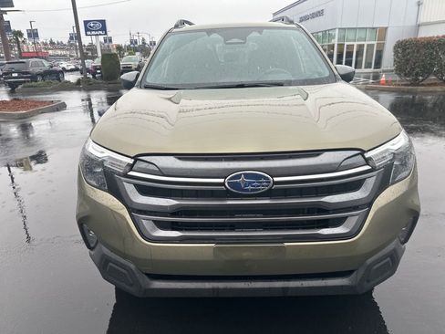 Used 2025 Subaru Forester Premium image 17