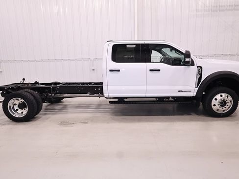 New 2026 Ford F550 4x4 Crew Cab w/ XLT Value Package image 2