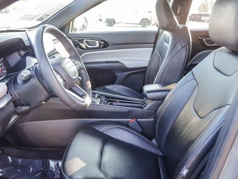 Used 2024 Jeep Compass Limited image 18