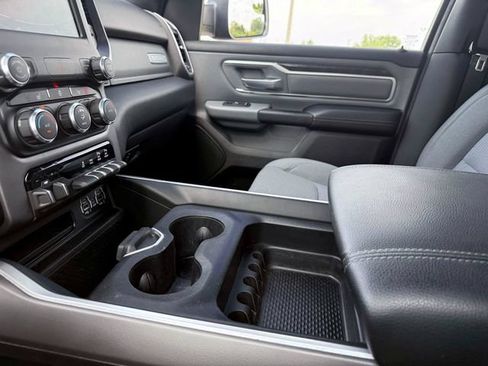 Used 2022 RAM 1500 Big Horn AWD/4WD image 32