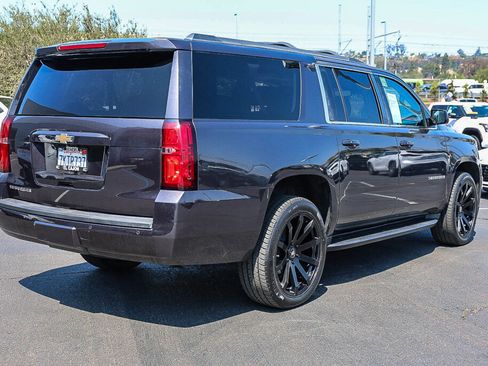 Used 2015 Chevrolet Suburban LT w/ Luxury Package RWD image 24